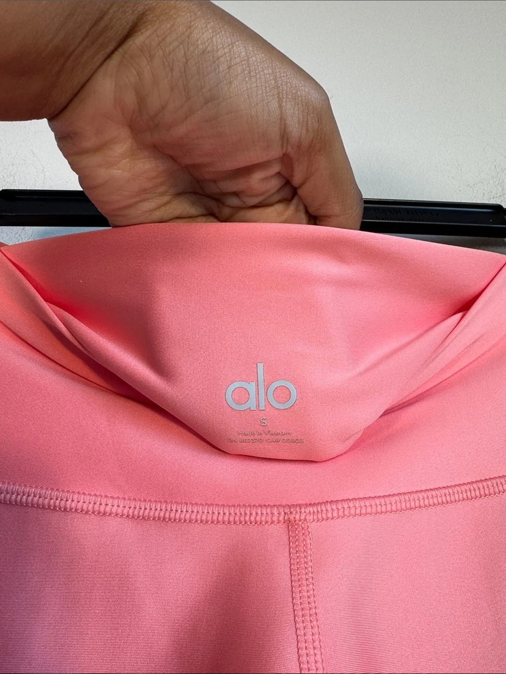 ALO Yoga 7/8 High-Waist Airlift Legging in Strawberry Lemonade - S